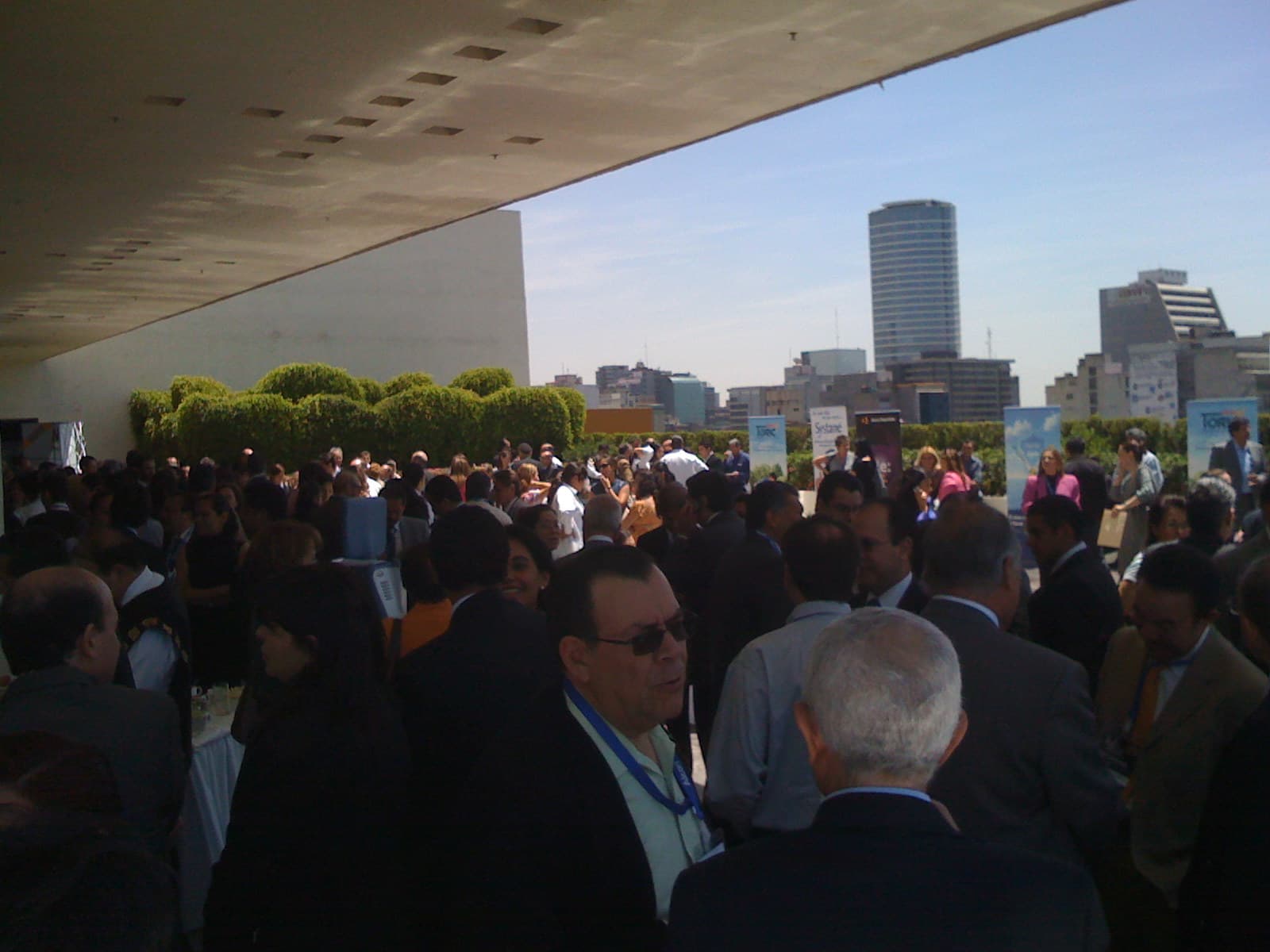 Wide view of the largest Alcon congress audience