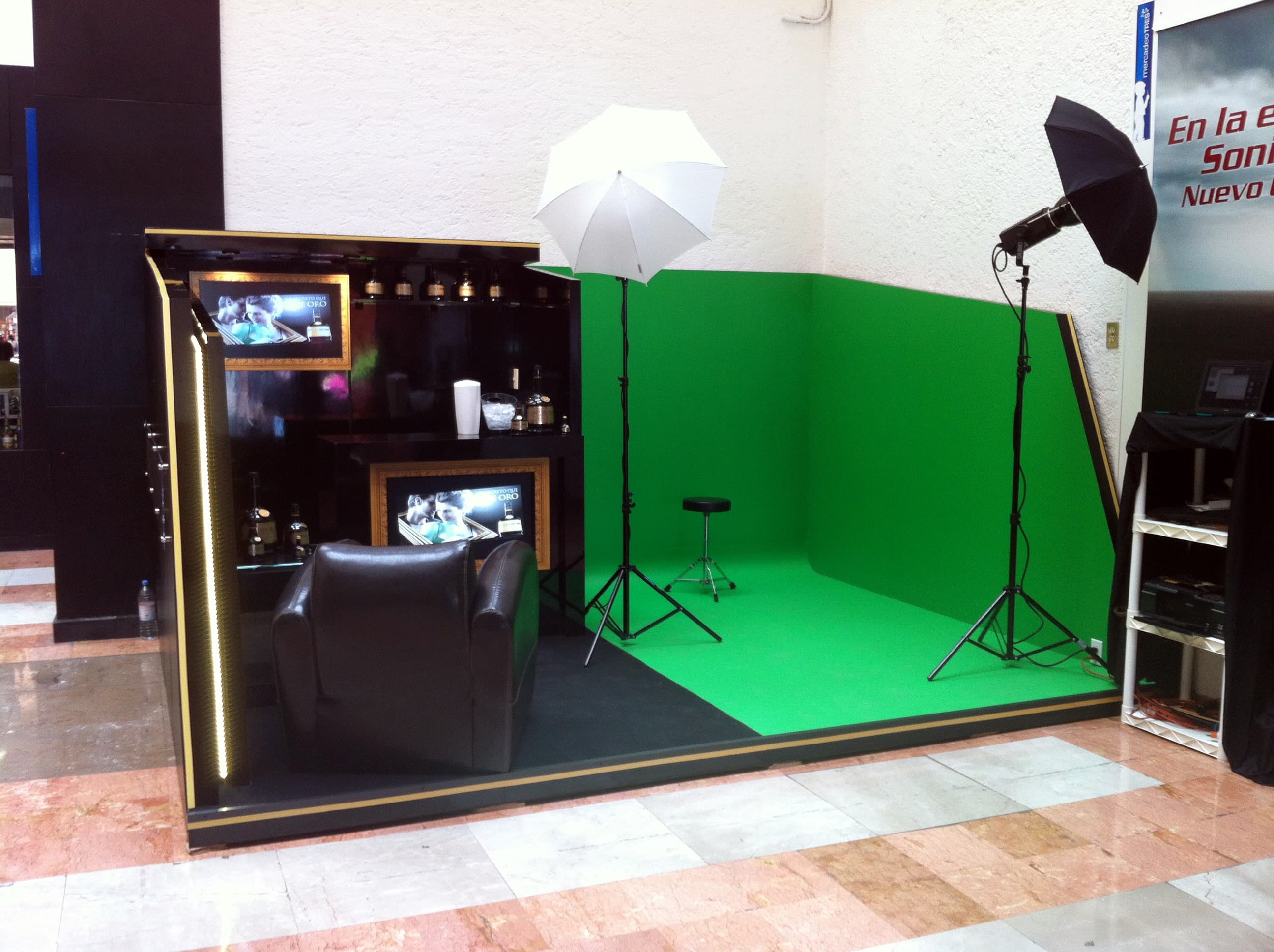 Completed Azteca de Oro branded photo booth