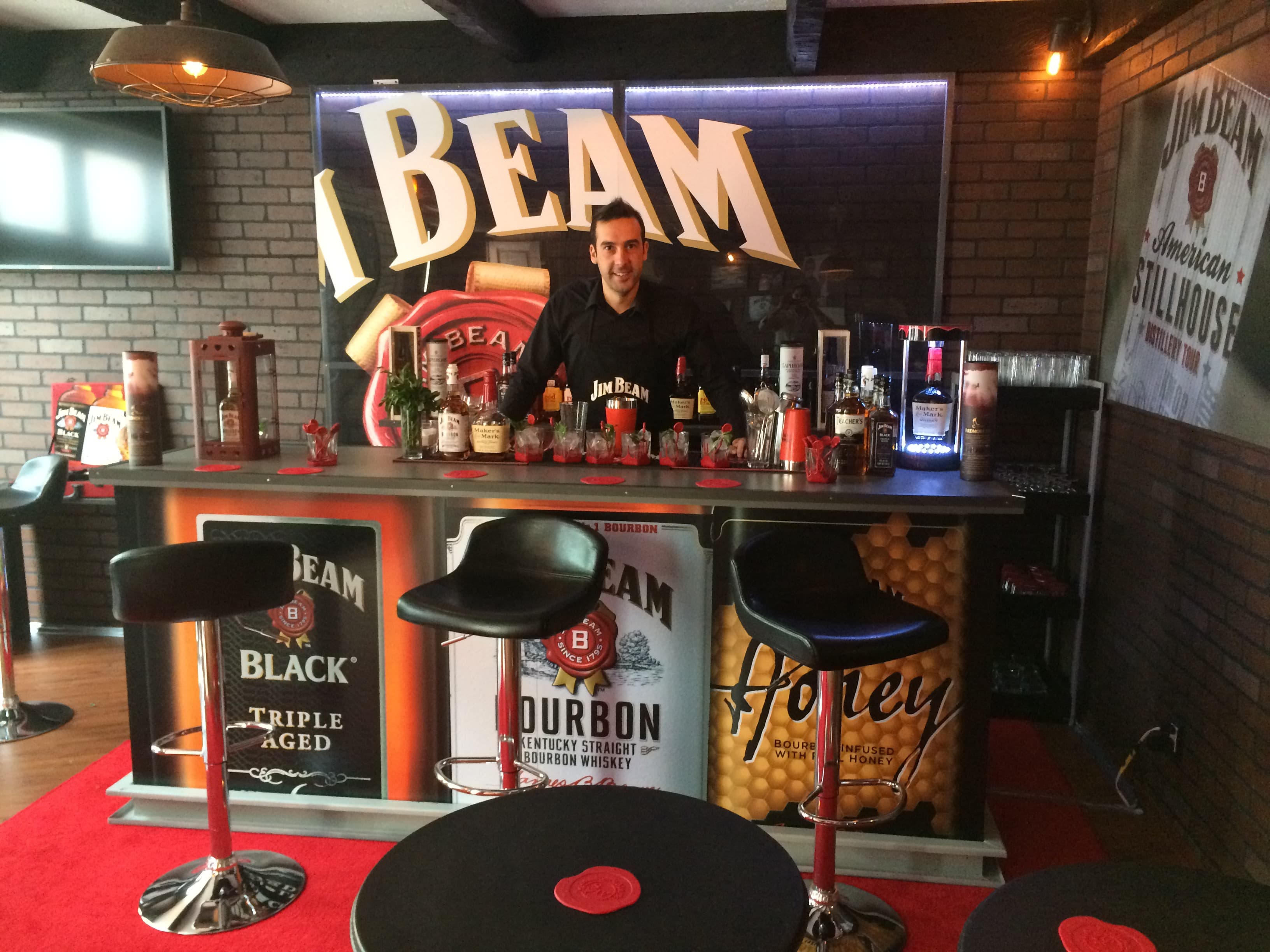 Kentucky-inspired interior at La Casa de Jim Beam